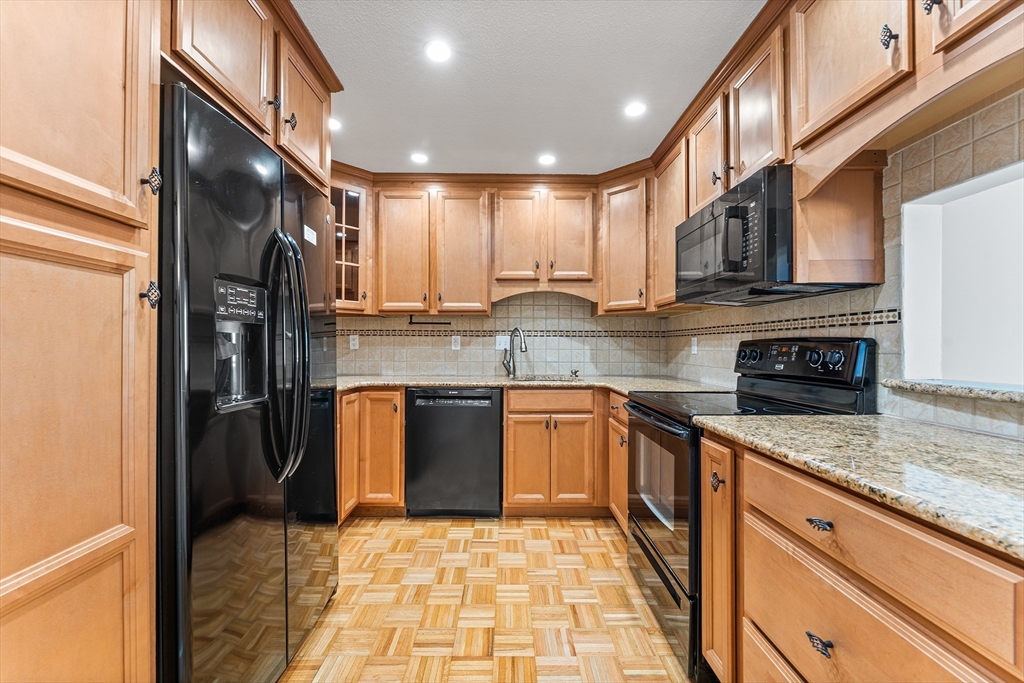 1 Summit Drive, Unit 58 Reading, MA 01867 - Photo 7 of 31