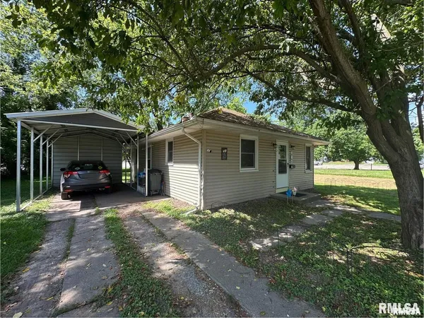 $67,900 | 525 North Street, Murphysboro, IL 62966