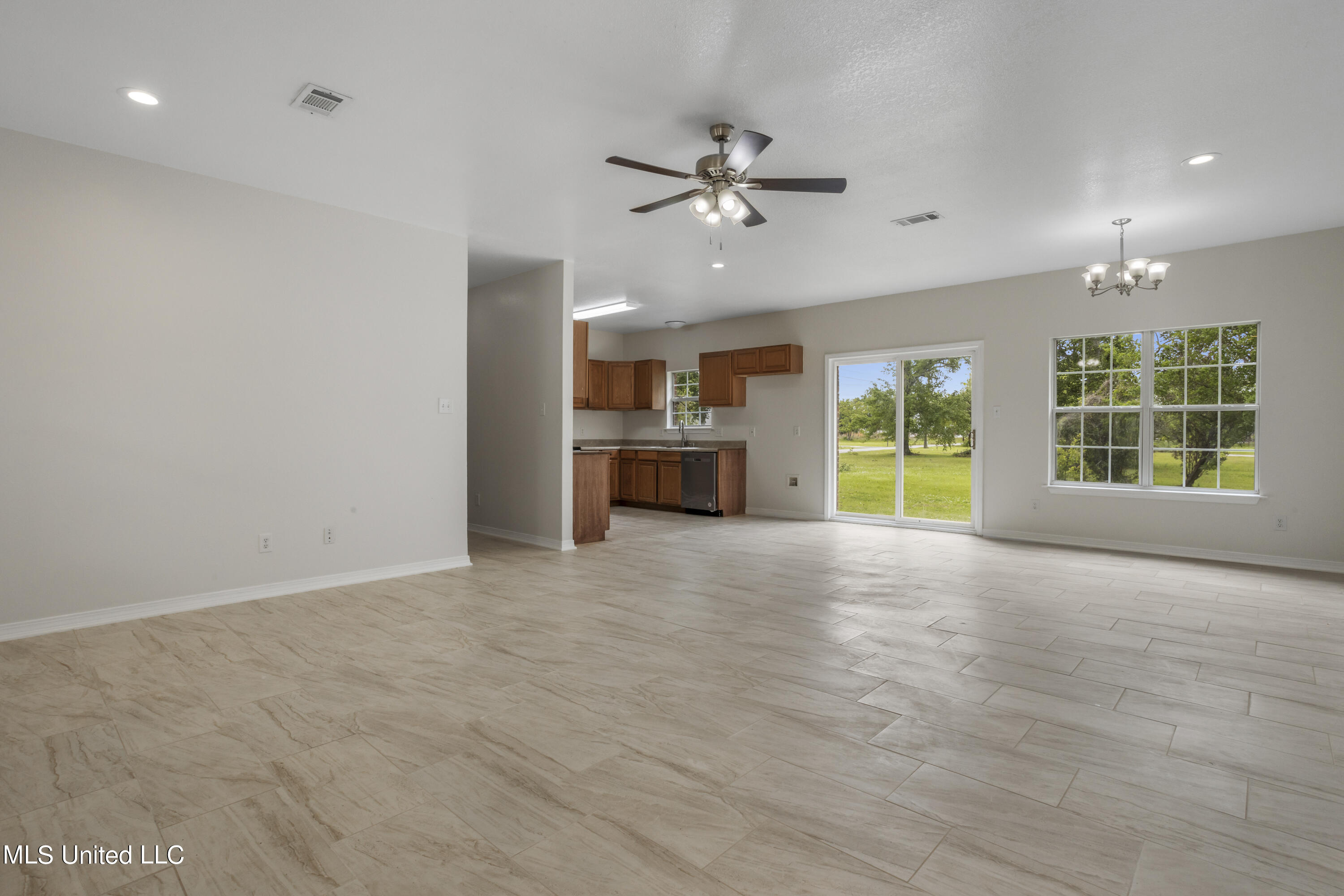 16201 Race Track Road Biloxi, MS 39532 - Photo 8 of 27 008