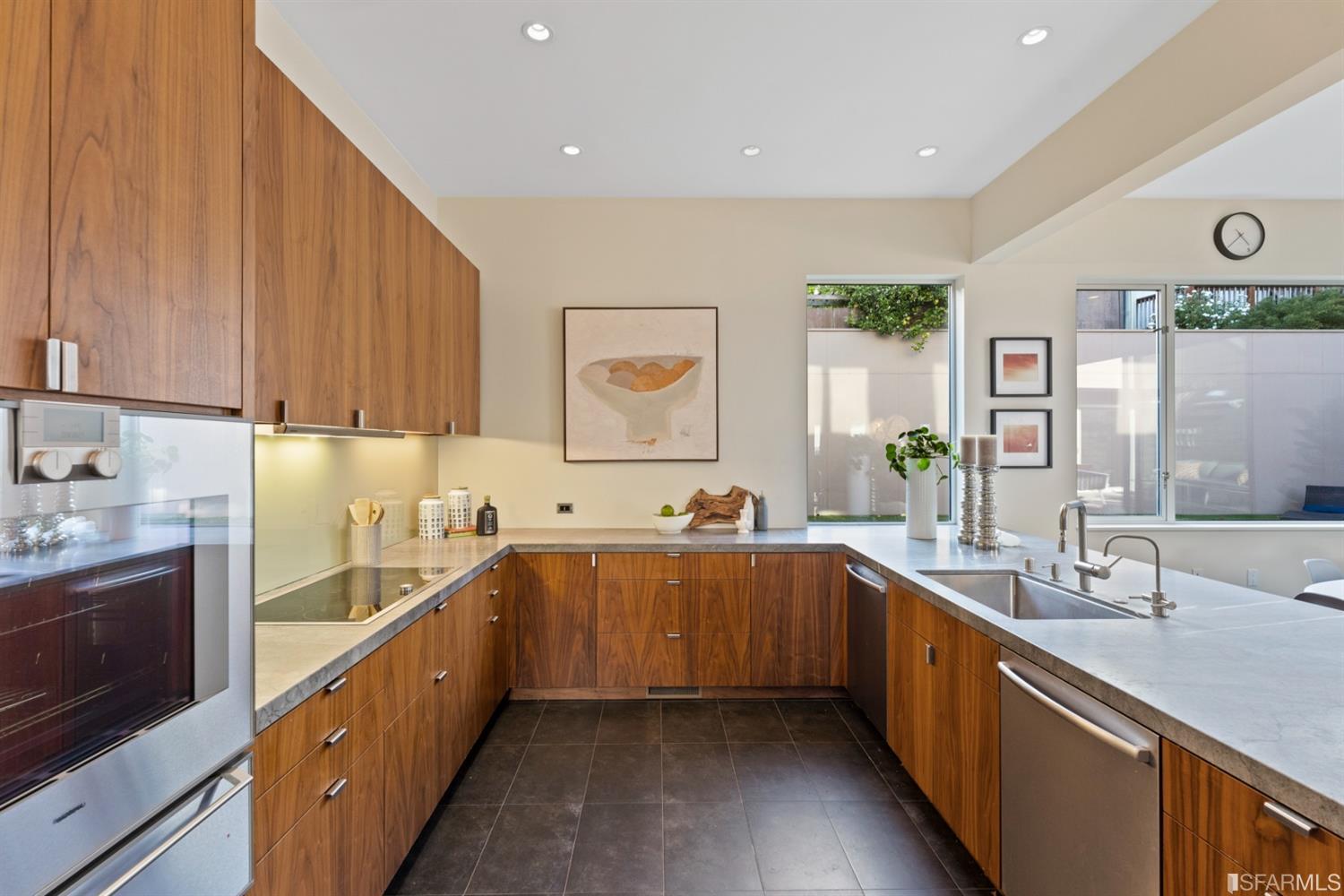 172 Prentiss Street San Francisco, CA 94110 - Photo 23 of 73 Dual Bosch dishwashers can handle the biggest parties.