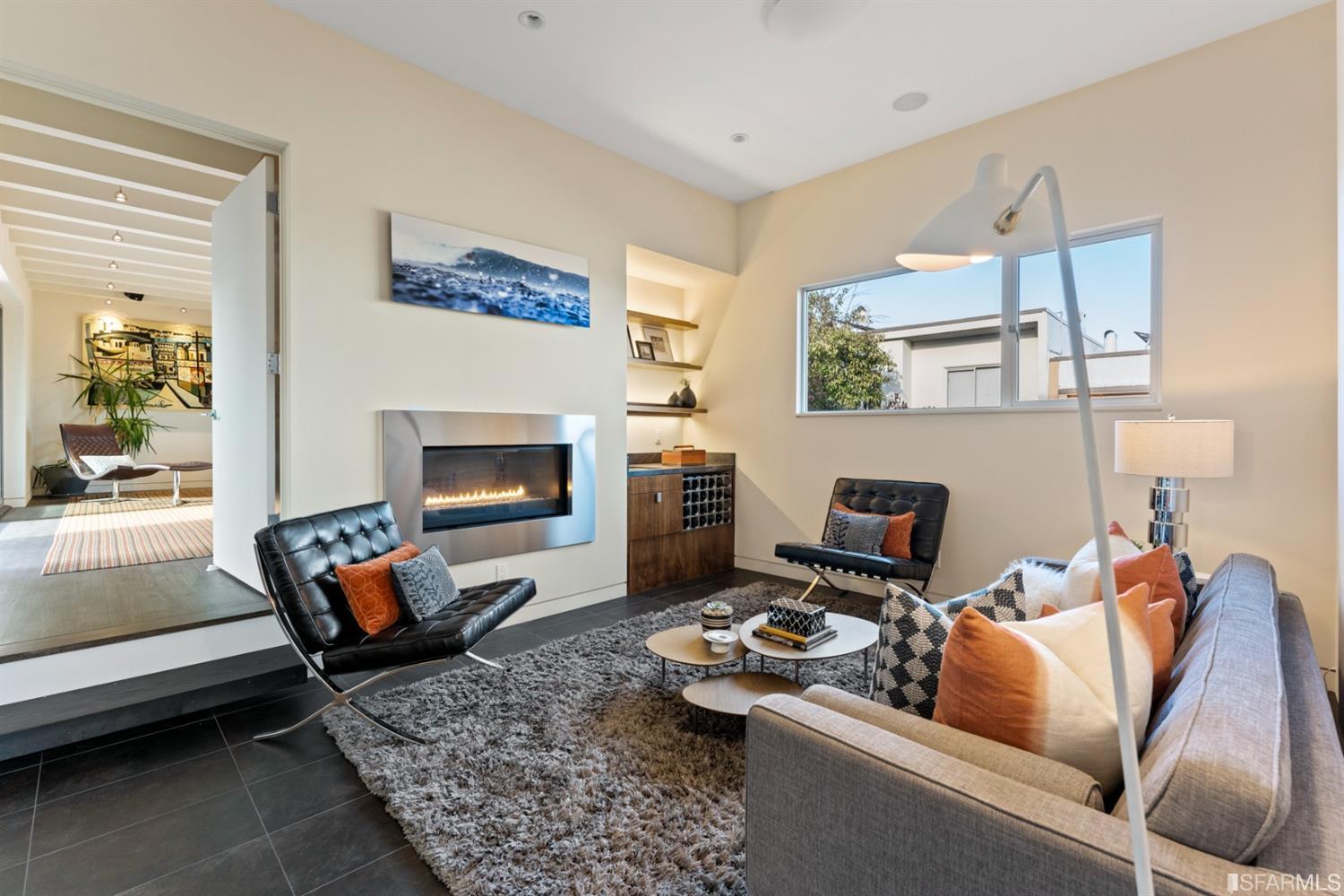 172 Prentiss Street San Francisco, CA 94110 - Photo 5 of 73 Relax in the cocktail lounge with wet bar and gas fireplace