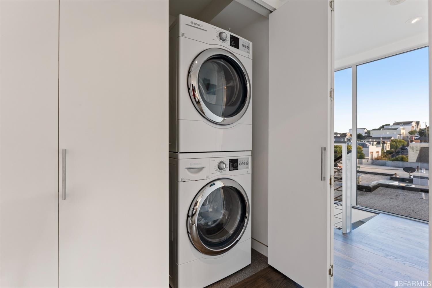 172 Prentiss Street San Francisco, CA 94110 - Photo 48 of 73 Laundry center on sleeping level