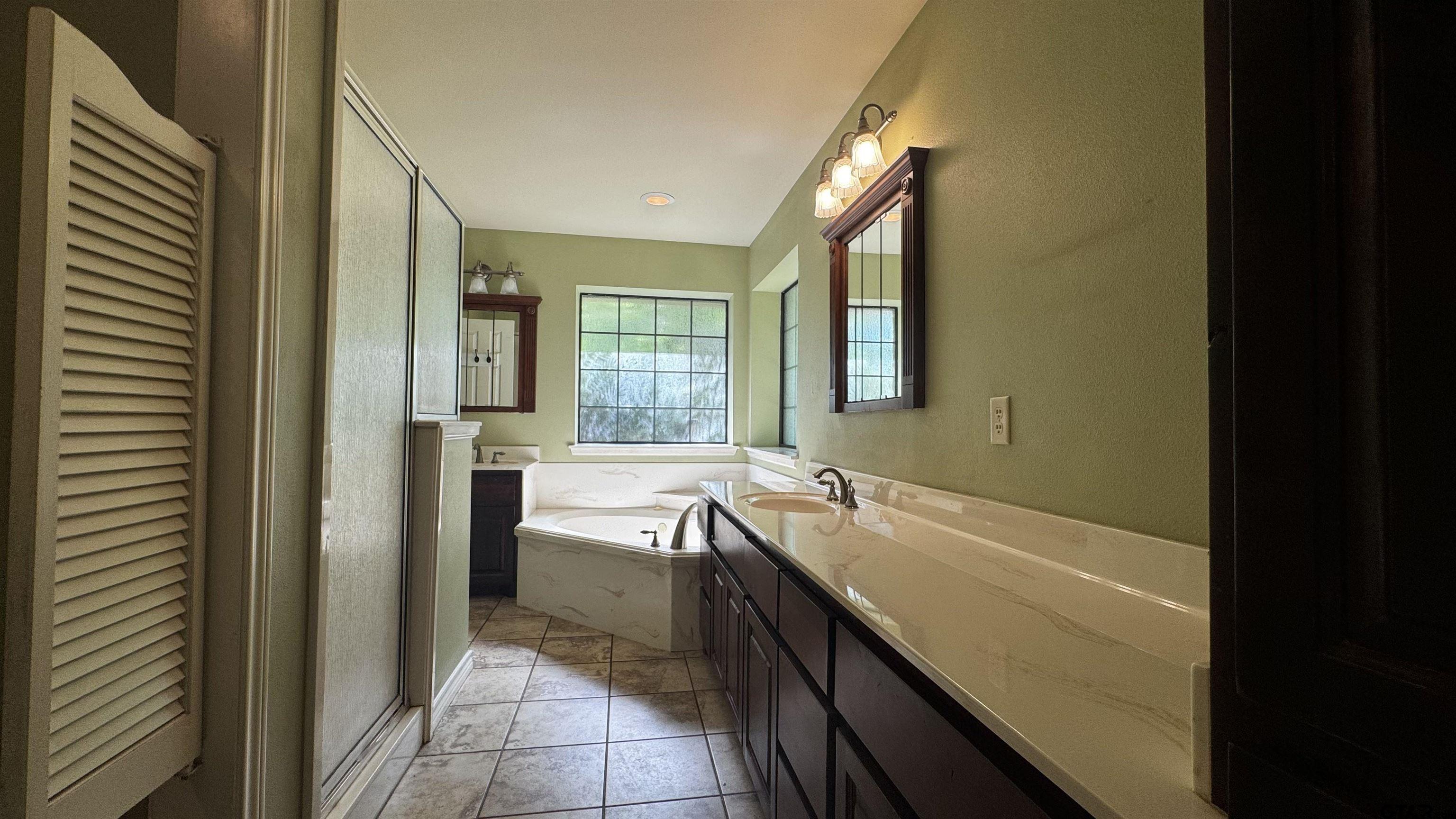 19613 C R 444 Lindale, TX 75771 - Photo 11 of 25 Gallery Image 11
