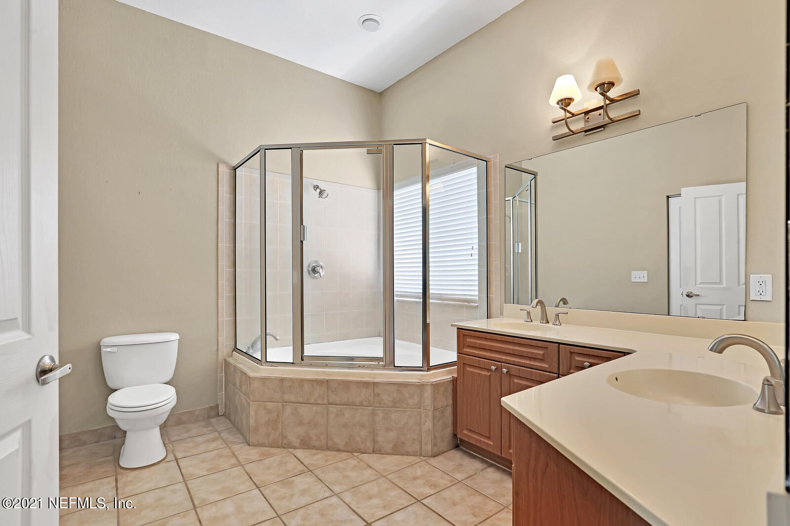 9745 Touchton Road, Unit 2228 Jacksonville, FL 32246 - Photo 18 of 53 Owners Bath