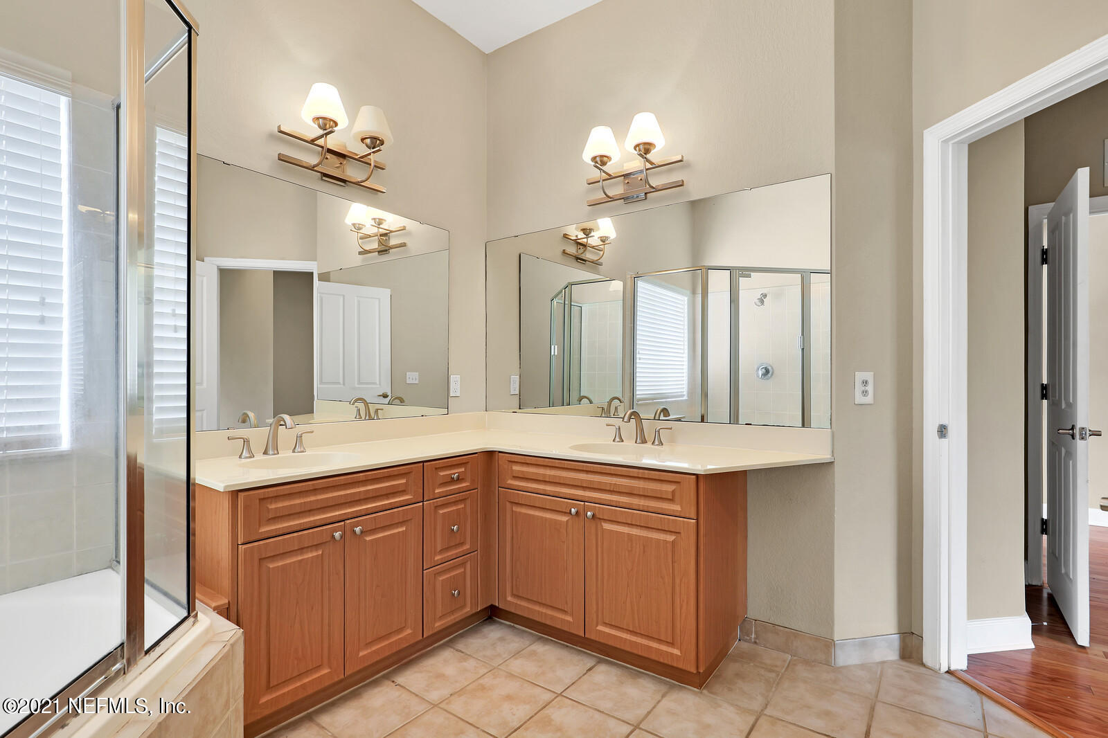 9745 Touchton Road, Unit 2228 Jacksonville, FL 32246 - Photo 19 of 53 Owners Bath 2