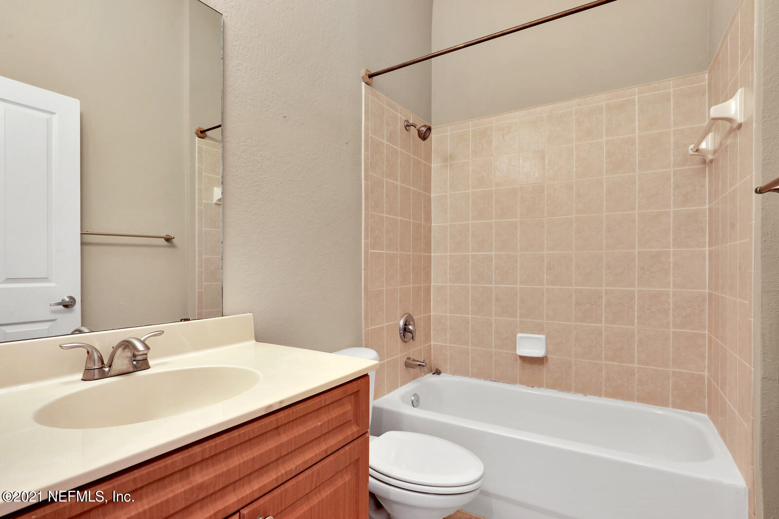 9745 Touchton Road, Unit 2228 Jacksonville, FL 32246 - Photo 21 of 53 Guest Bath