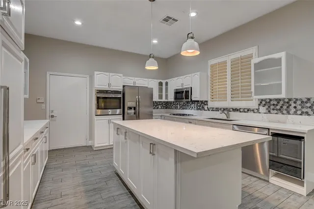 $3,790 | 2794 Glen Port Street, Las Vegas, NV 89135