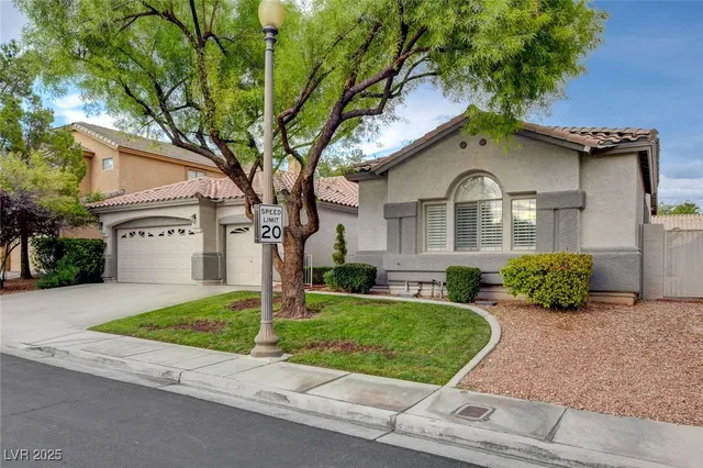 $3,790 | 2794 Glen Port Street, Las Vegas, NV 89135
