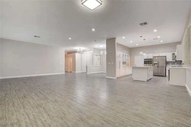 $3,790 | 2794 Glen Port Street, Las Vegas, NV 89135