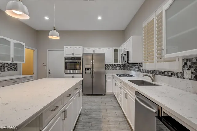 $3,790 | 2794 Glen Port Street, Las Vegas, NV 89135