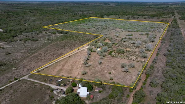 $725,000 | 2632 Slickfield Road, Yorktown, TX 78164
