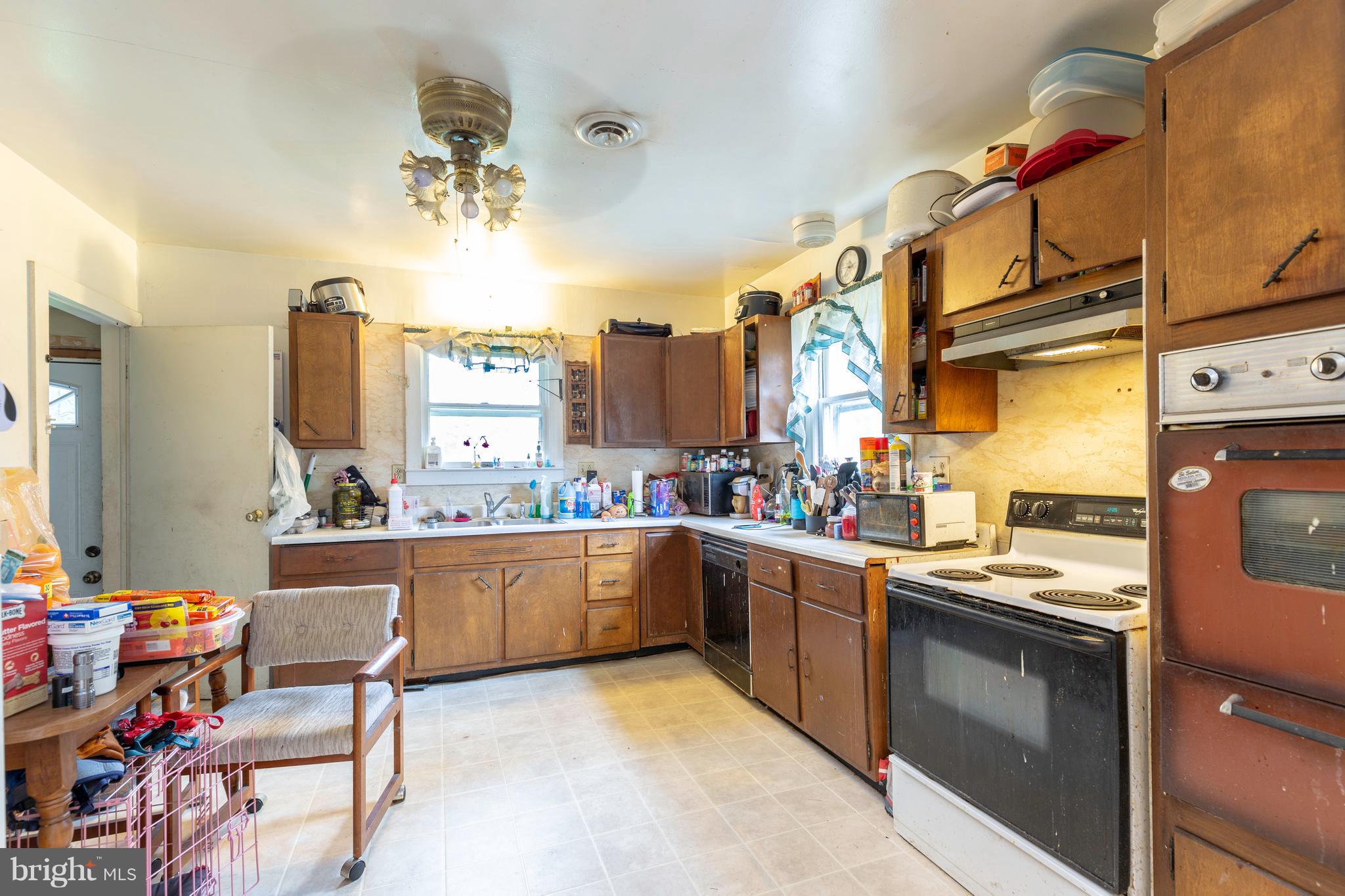 8177 Solley Road Pasadena, MD 21122 - Photo 8 of 14 Kitchen