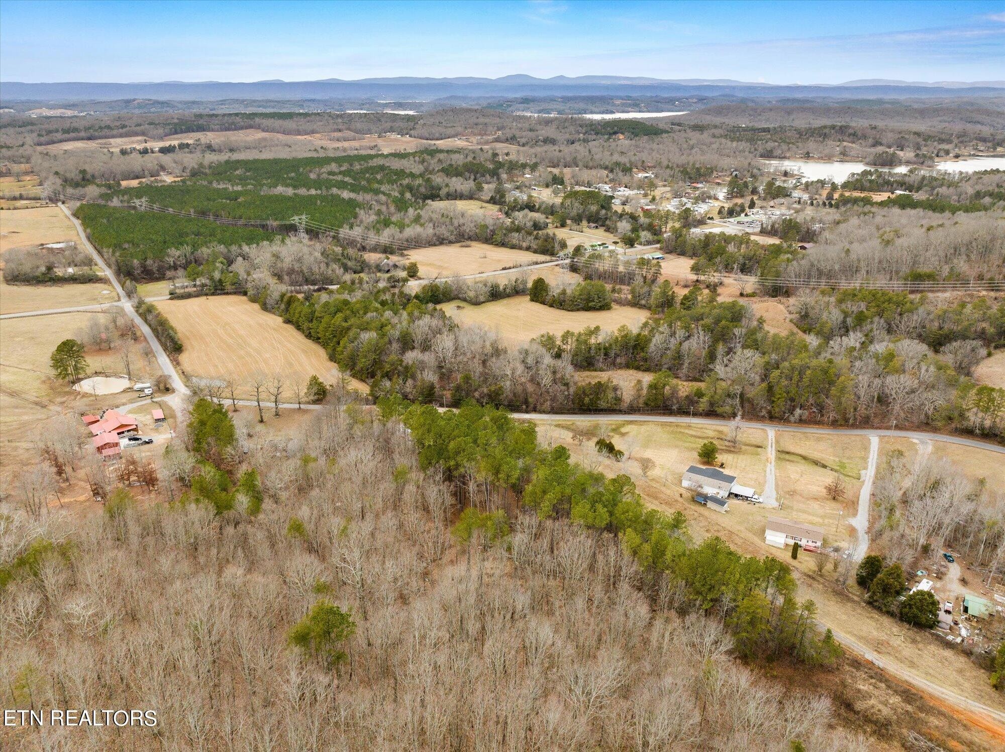 2785 Wasson Road Ten Mile, TN 37880 - Photo 13 of 16 a view of a city