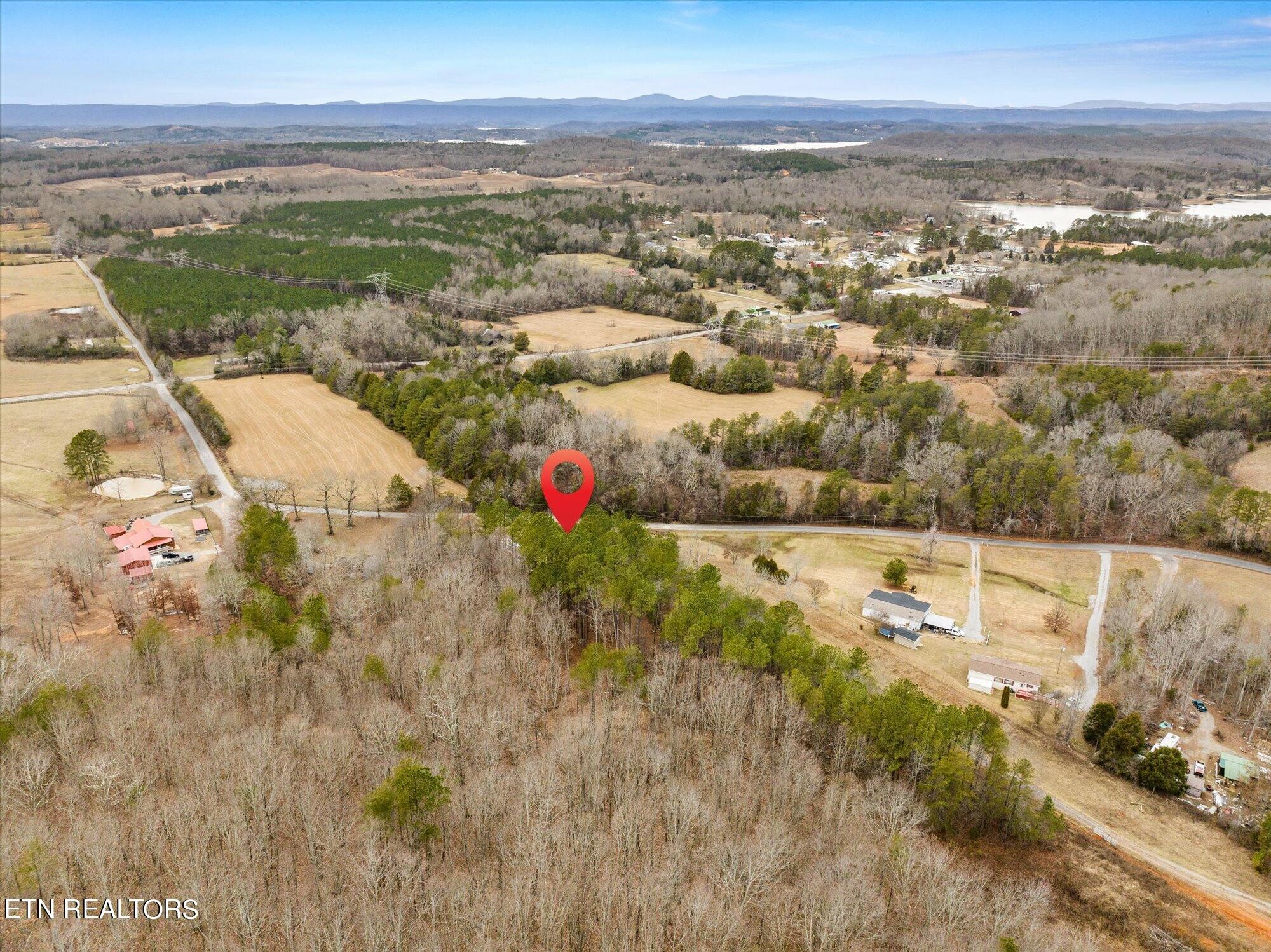 2785 Wasson Road Ten Mile, TN 37880 - Photo 7 of 16 a view of a city