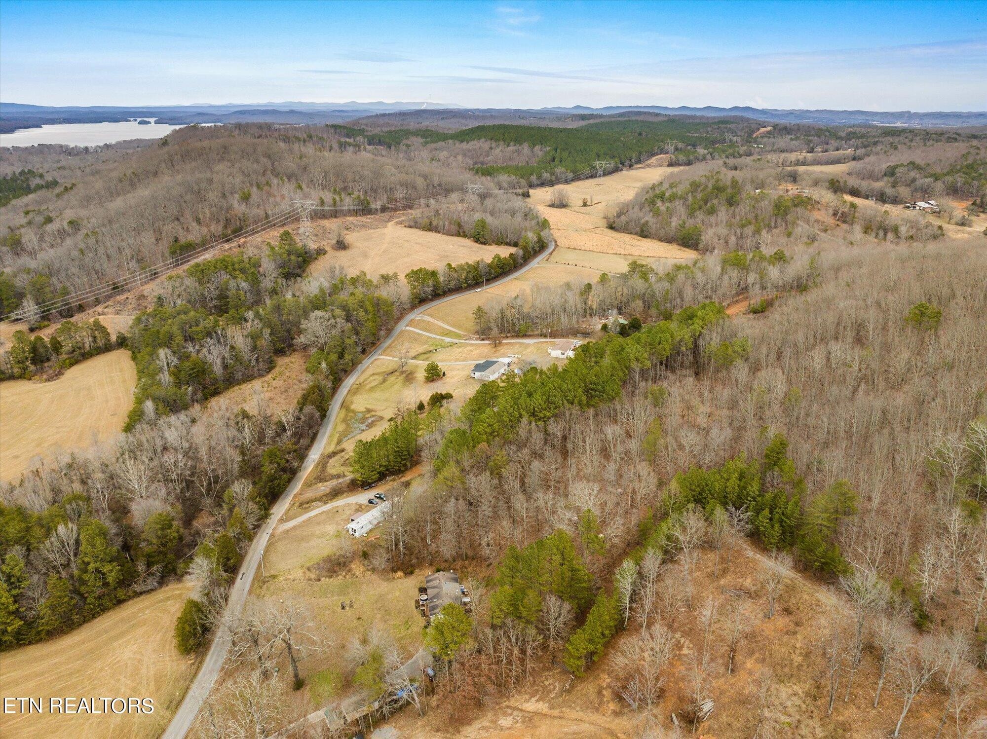 2785 Wasson Road Ten Mile, TN 37880 - Photo 10 of 16 a view of an ocean