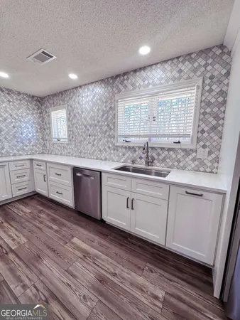 $375,000 | 221 Collins Street, Lyons, GA 30436