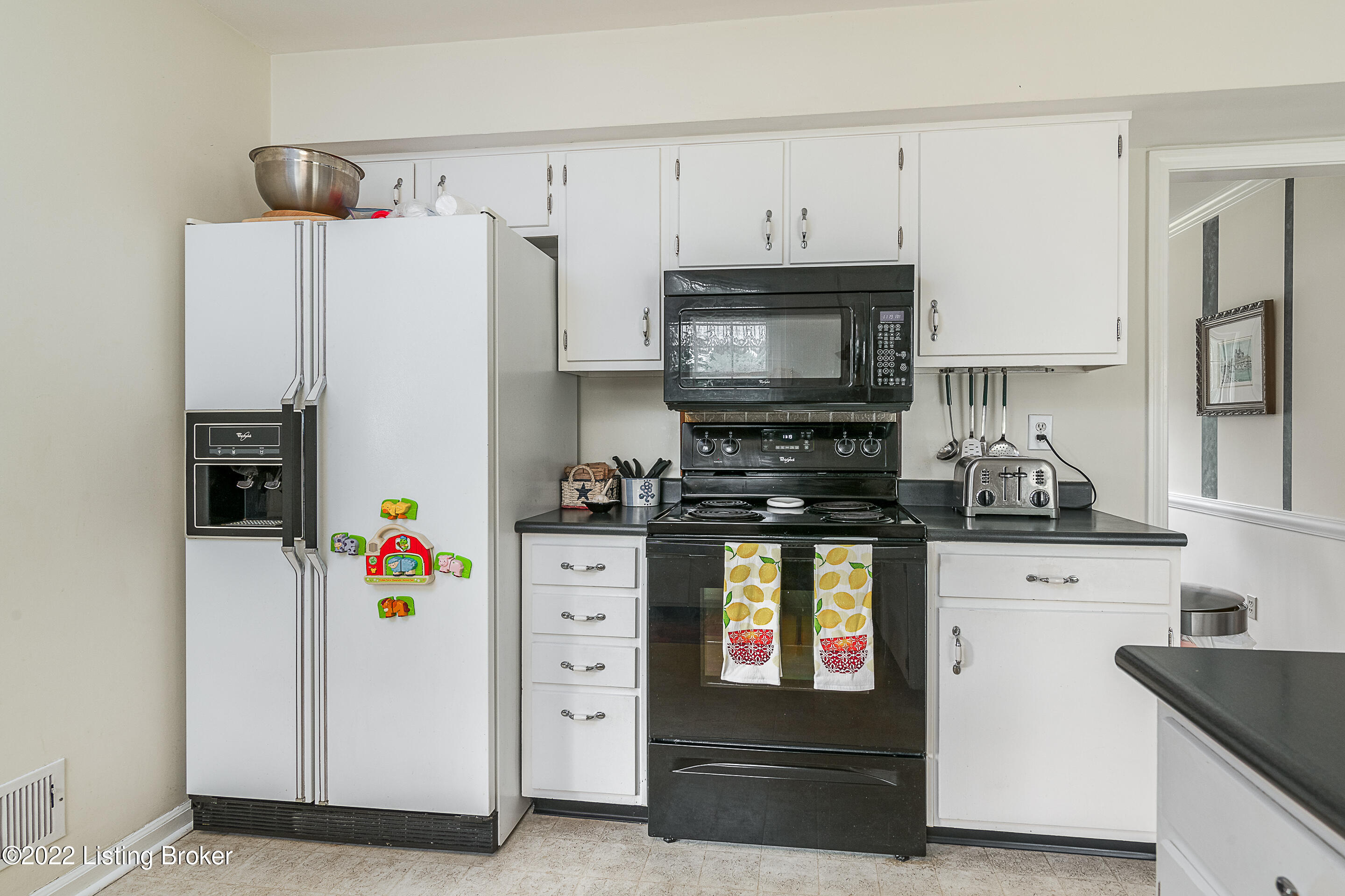 3507 River Bluff Road Prospect, KY 40059 - Photo 8 of 21 AA RB Kitchen 2