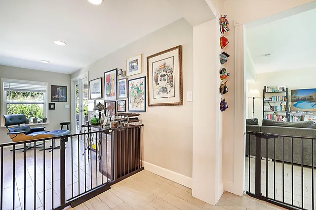 a view of entryway with interior