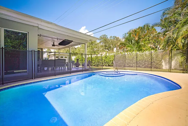a view of a living room