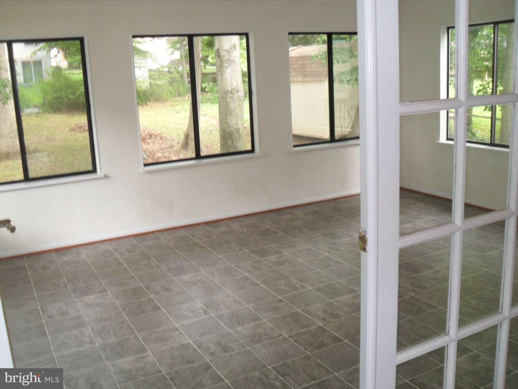 2733 Parallel Path Abingdon, MD 21009 - Photo 7 of 18 Family Room