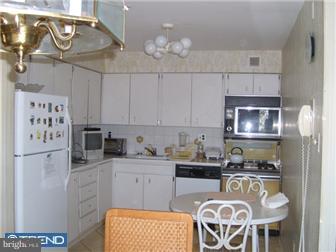 805 Red Lion Road, Unit A5 Philadelphia, PA 19115 - Photo 4 of 9 Kitchen