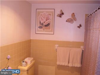 805 Red Lion Road, Unit A5 Philadelphia, PA 19115 - Photo 8 of 9 Bathroom