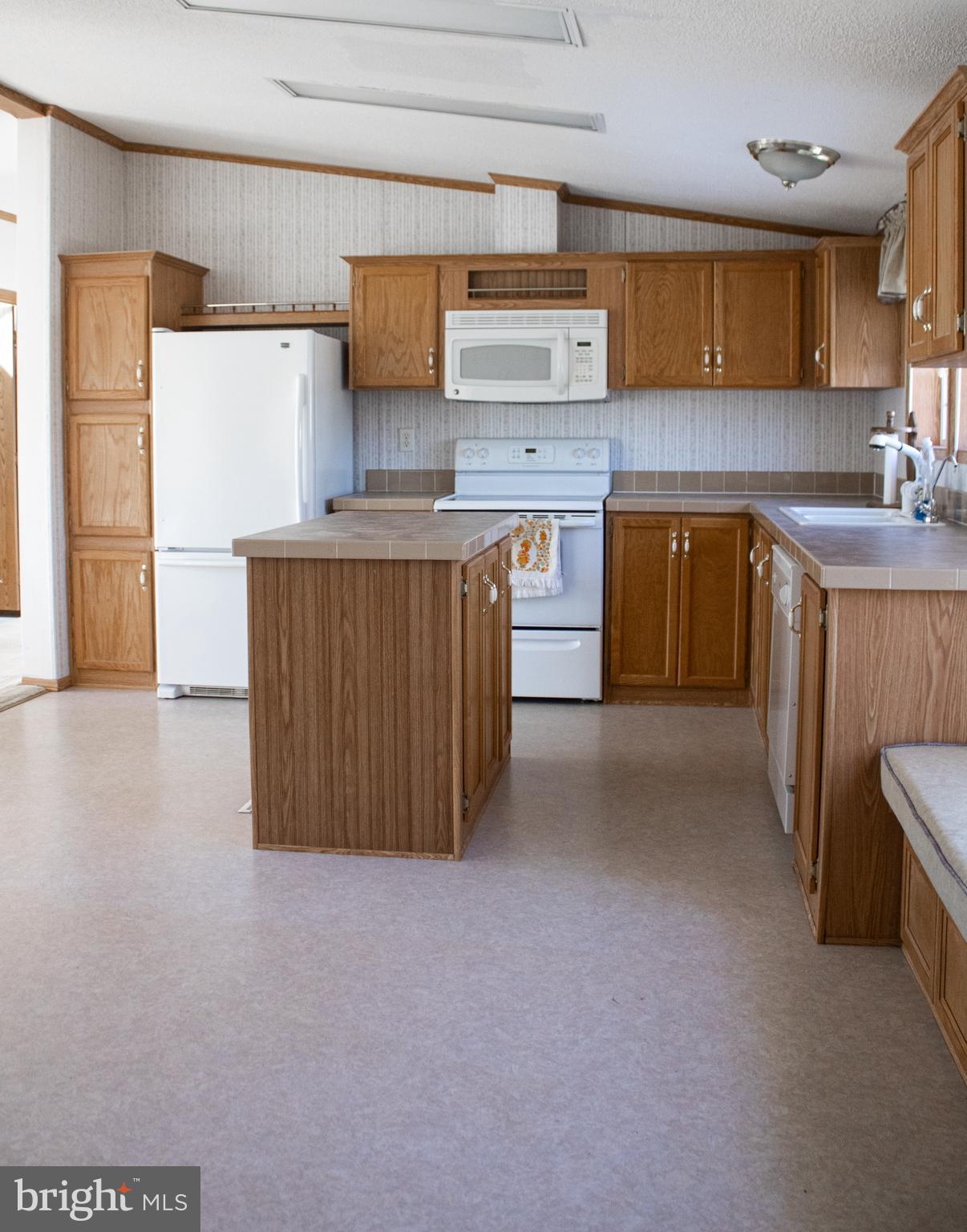 270 West Branch Road Barto, PA 19504 - Photo 11 of 52 Breakfast Area