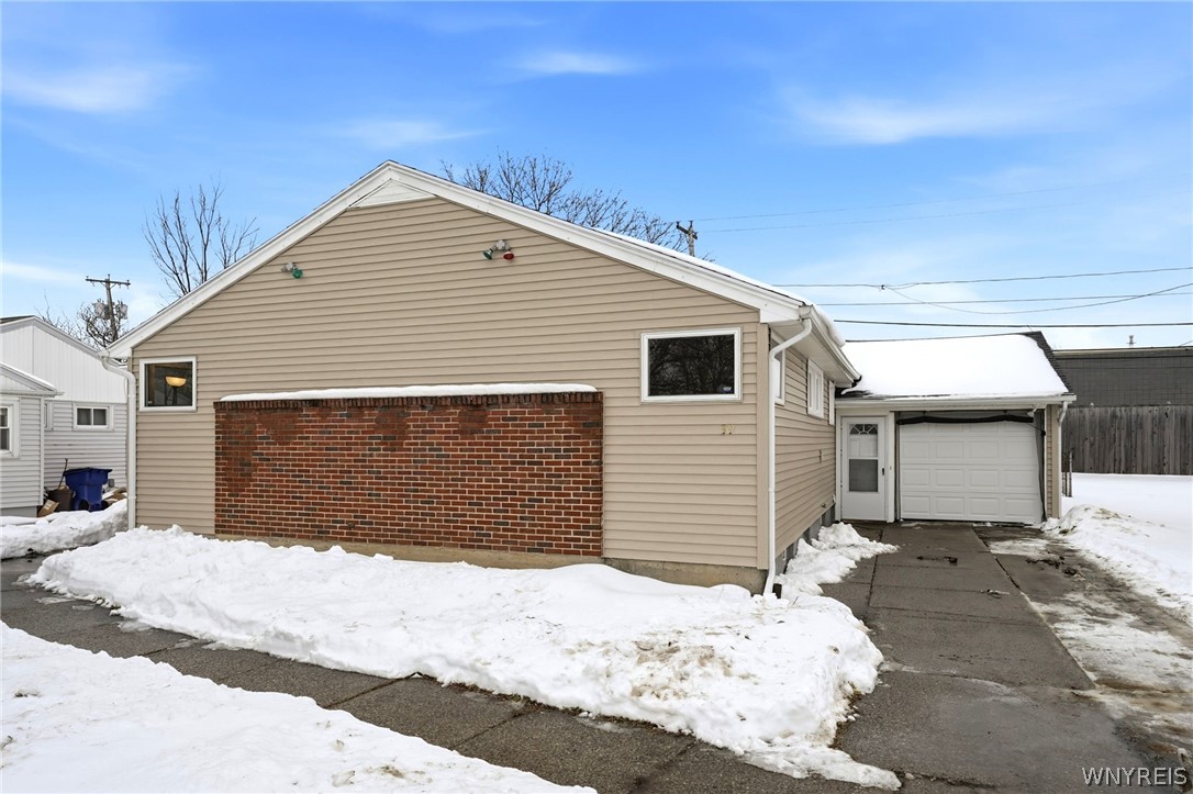 39 Hartford Road Amherst, NY 14226 - Photo 2 of 50