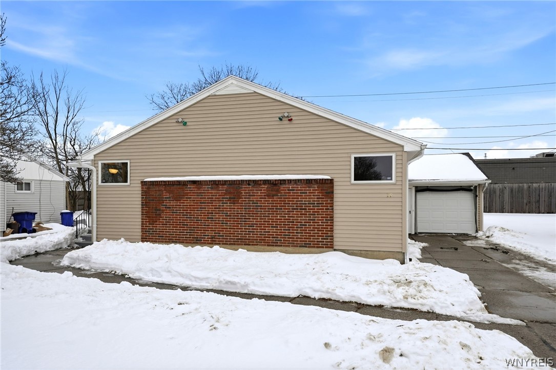 39 Hartford Road Amherst, NY 14226 - Photo 4 of 50