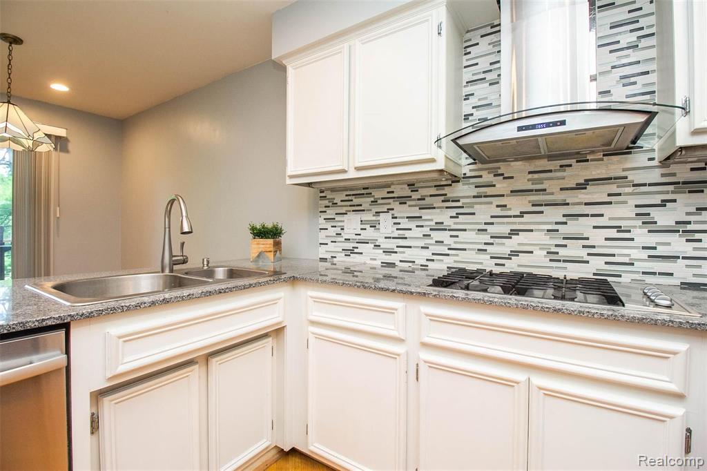 1931 Pine Ridge Lane Bloomfield Hills, MI 48302 - Photo 11 of 47