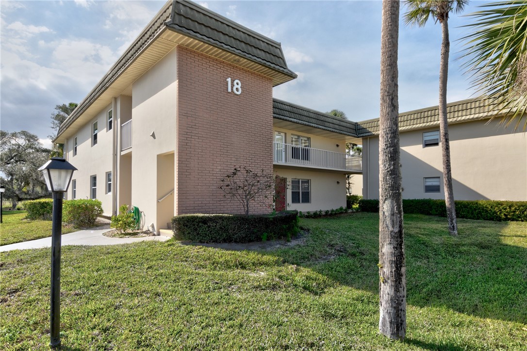 18 Vista Gardens Trail, Unit 206, Vero Beach, FL 32962 Compass