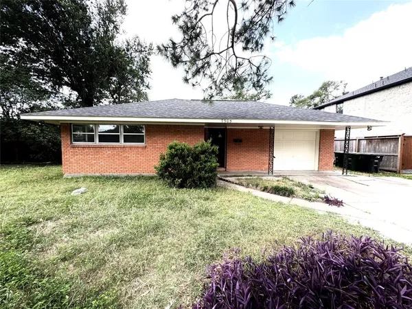 $395,000 | 7905 Turquoise Lane, Houston, TX 77055