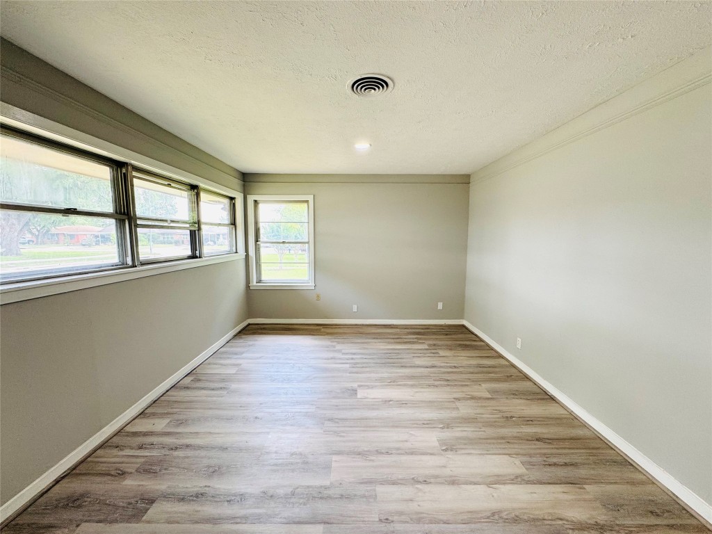 7905 Turquoise Lane Houston, TX 77055 - Photo 5 of 25