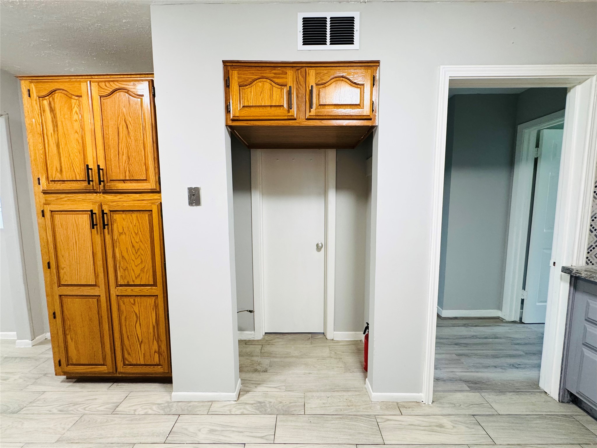 7905 Turquoise Lane Houston, TX 77055 - Photo 8 of 25