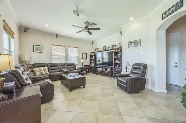 $869,000 | 694 Cresta Circle, West Palm Beach, FL 33413
