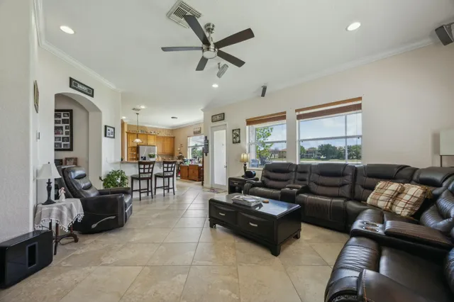 $869,000 | 694 Cresta Circle, West Palm Beach, FL 33413