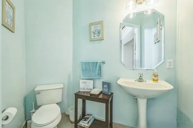 $869,000 | 694 Cresta Circle, West Palm Beach, FL 33413