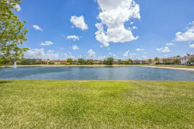 $869,000 | 694 Cresta Circle, West Palm Beach, FL 33413