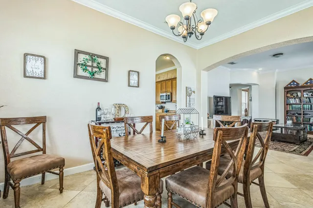 $869,000 | 694 Cresta Circle, West Palm Beach, FL 33413