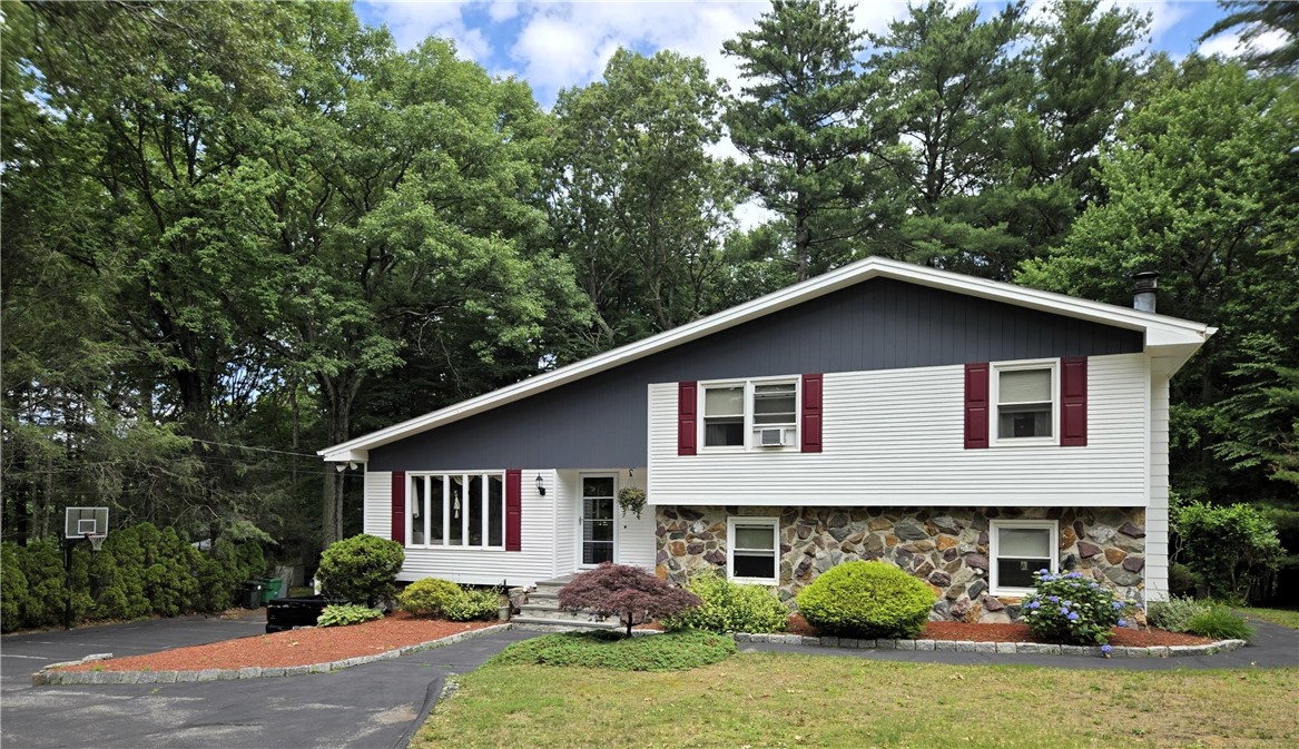 22 Oakview Terrace Scituate, RI 02857 - Photo 1 of 5