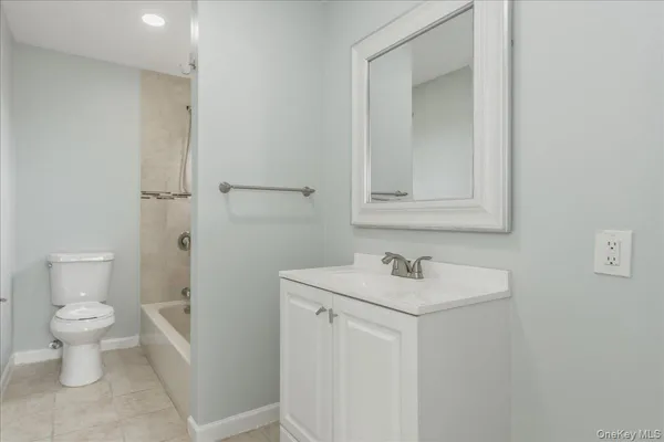 $3,500 | 75 Anstice Street, Unit 1, Oyster Bay, NY 11771