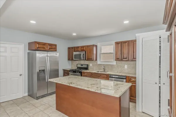 $3,500 | 75 Anstice Street, Unit 1, Oyster Bay, NY 11771