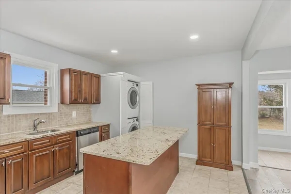 $3,500 | 75 Anstice Street, Unit 1, Oyster Bay, NY 11771