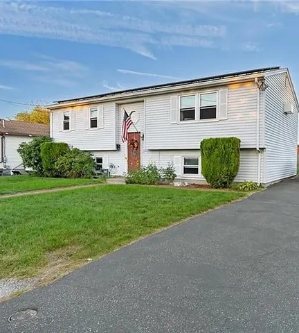 $2,500 | 60 Field Street, Unit 2, Pawtucket, RI 02860