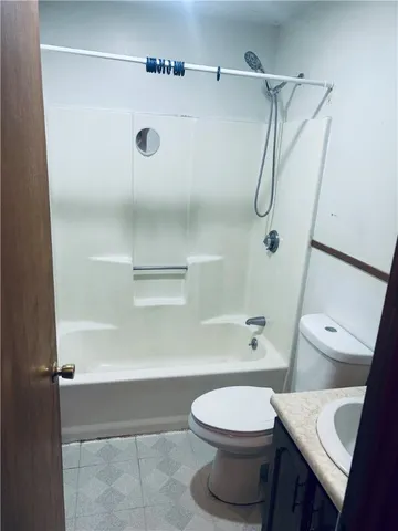 $2,500 | 60 Field Street, Unit 2, Pawtucket, RI 02860