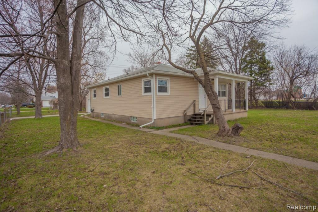 20150 Pennsylvania Road Taylor, MI 48180 - Photo 4 of 24 IMG_6631.jpg