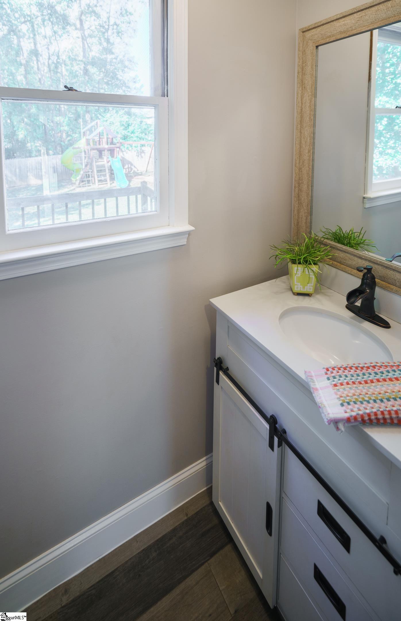 603 Hunters Hill Road Simpsonville, SC 29680 - Photo 10 of 36 Gallery Image 10