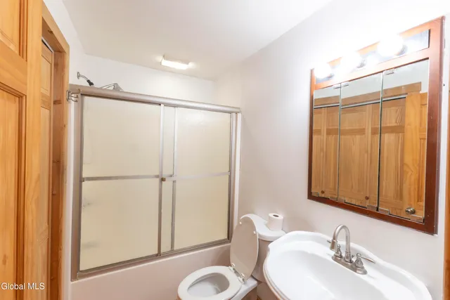 $289,900 | 181 Beecher Road, Granville, NY 12832