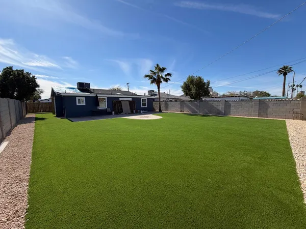 $3,000 | 1346 East Almeria Road, Phoenix, AZ 85006