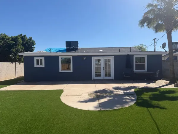 $3,000 | 1346 East Almeria Road, Phoenix, AZ 85006